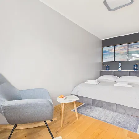 Apartment Sea Breeze Rybaki 23 By Solarento